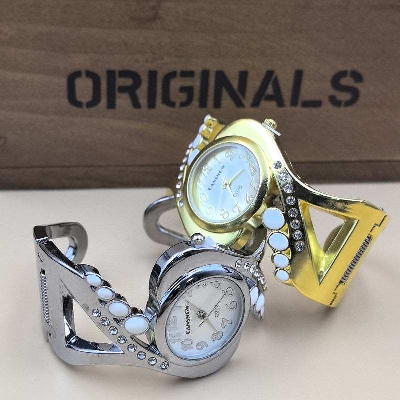 Women Bangle Quartz Wristwatch