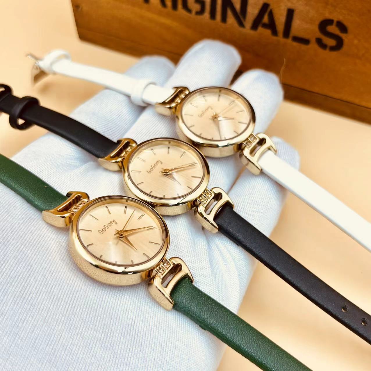 Women's Minimalist Small Dial Watch