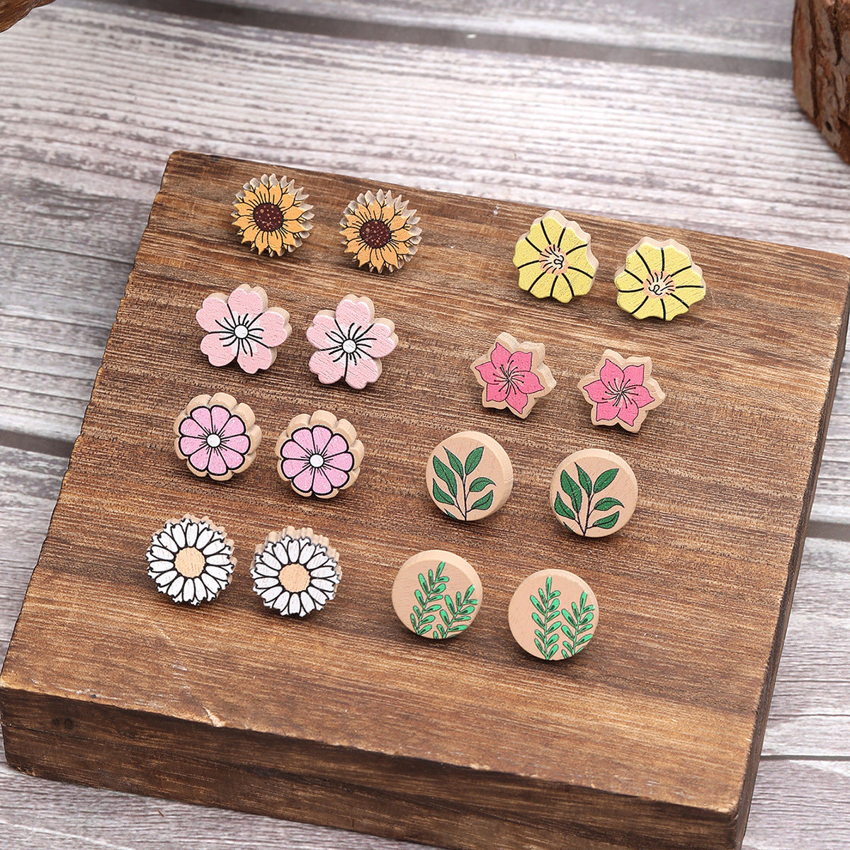 Western Style Sunflower Flower Chrysanthemum Pattern Wooden Earrings