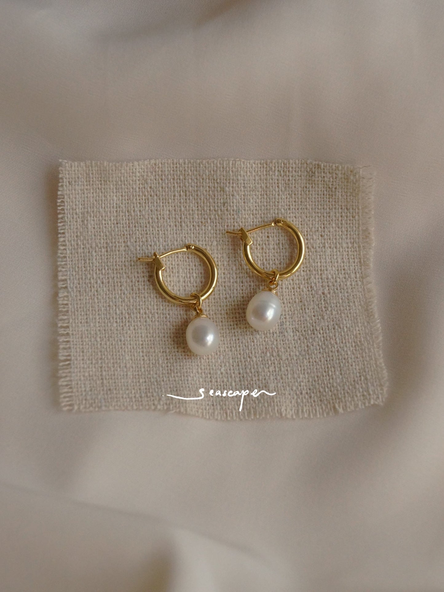 AKSHA Pearl Earrings *18k Gold-plated