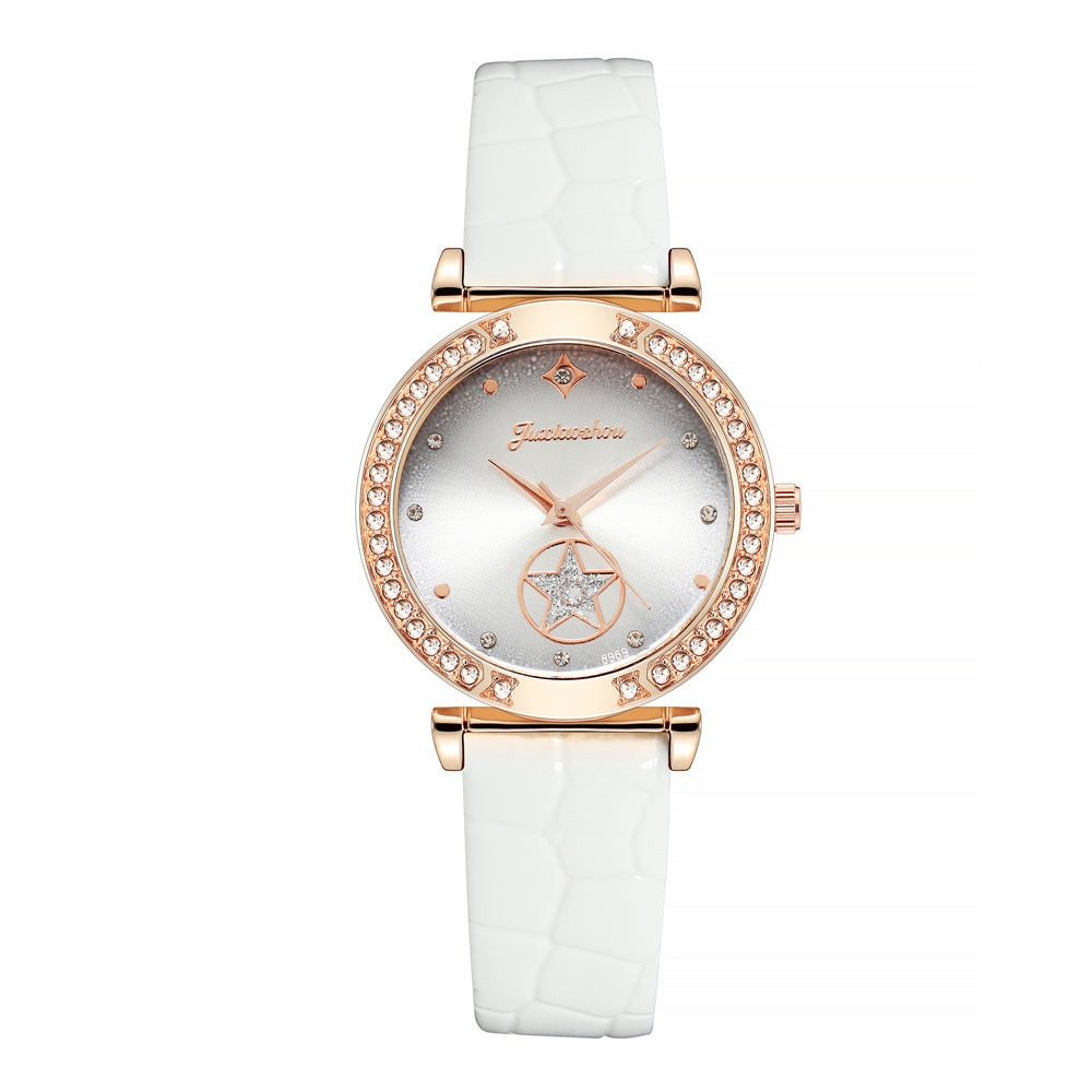 Women Green Qualities Diamond Studded Quartz Watch