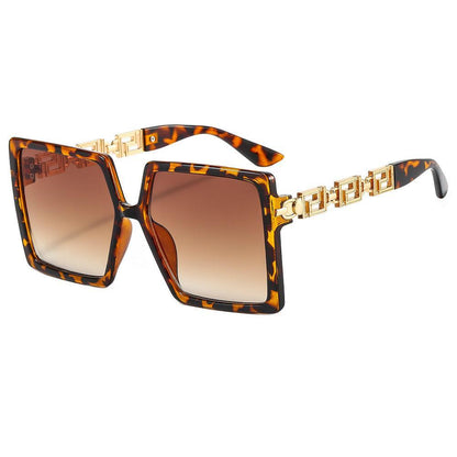 Women Chain Box Summer Sunglasses