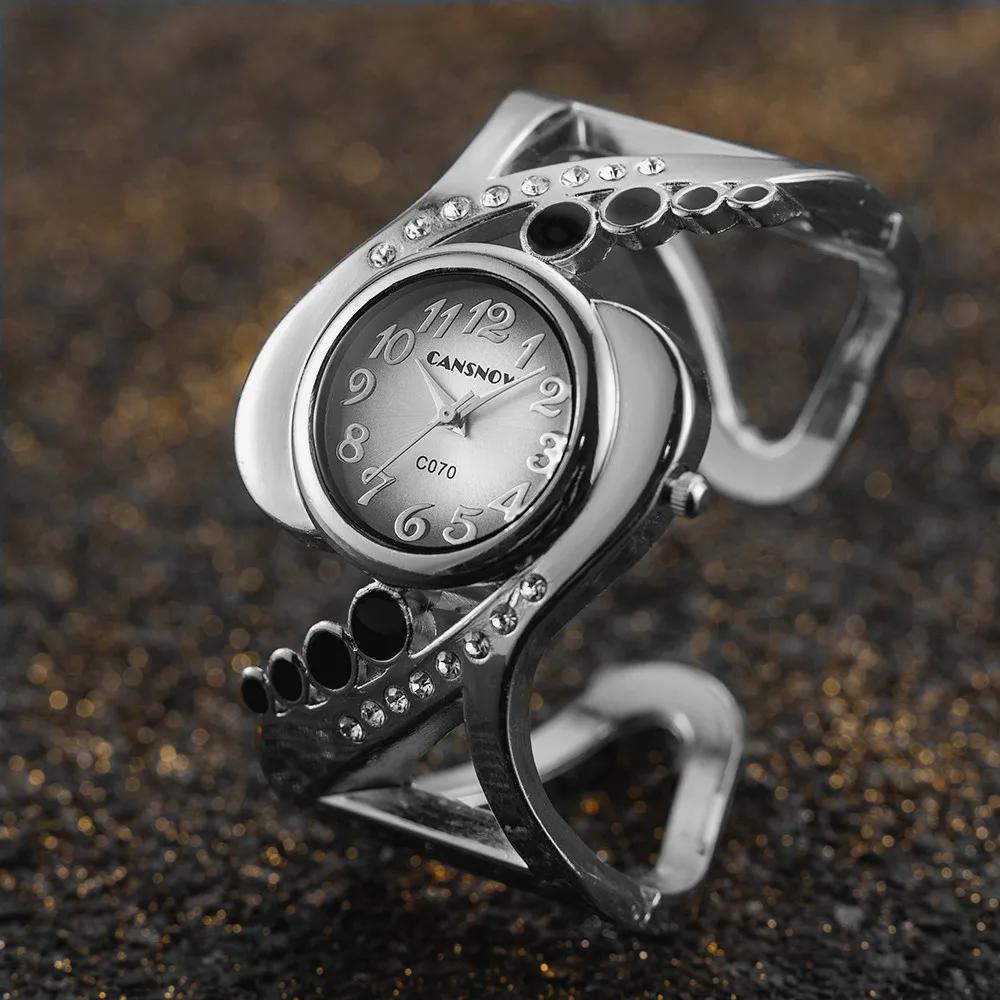 Women Bangle Quartz Wristwatch