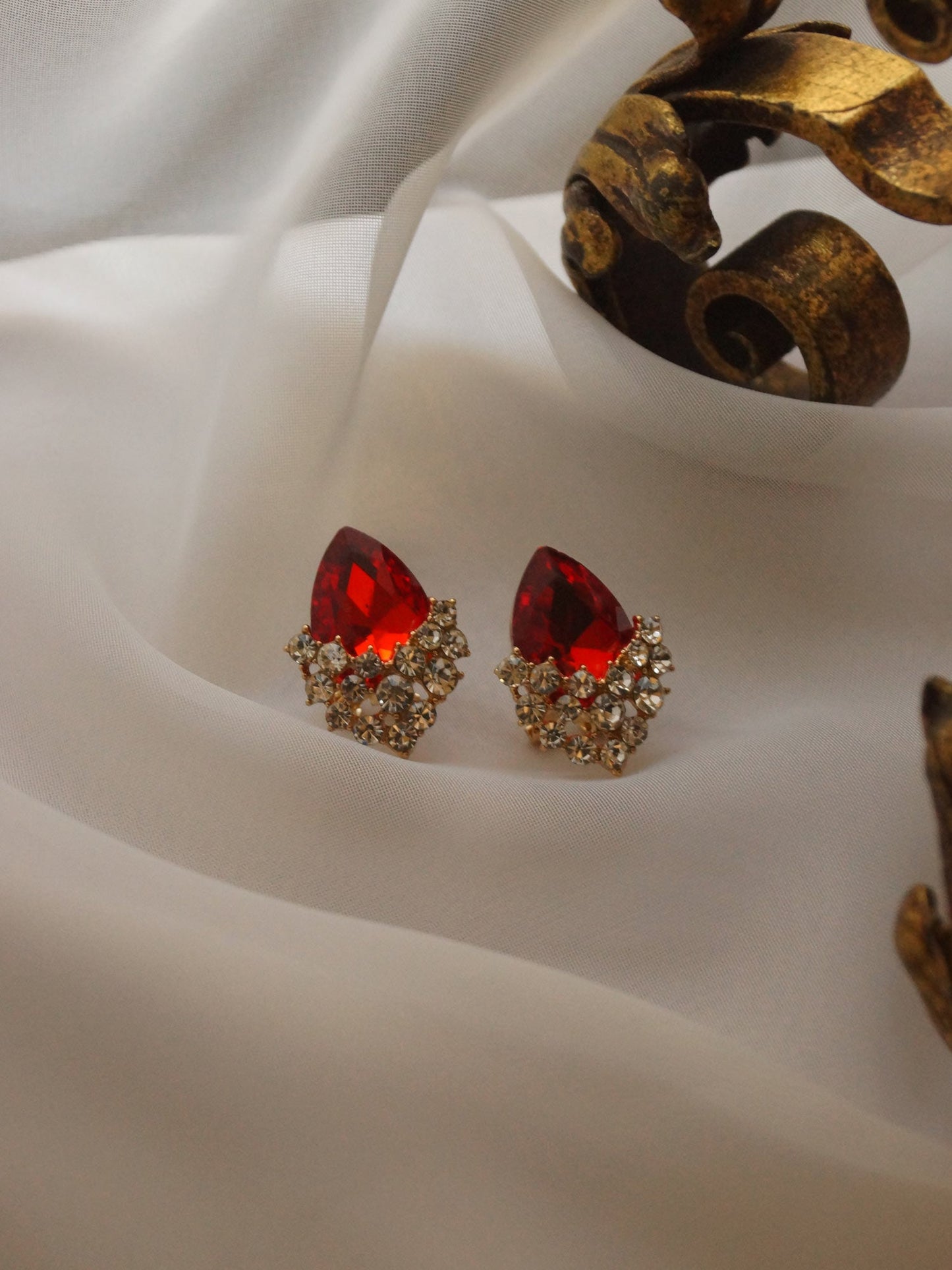 YINGTAI Earrings - Garnet